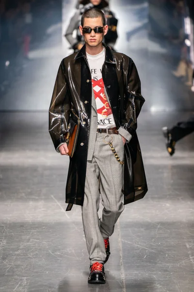 Look 15